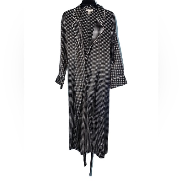 Victoria’s Secret Robe Polka Dots - Picture 2 of 4